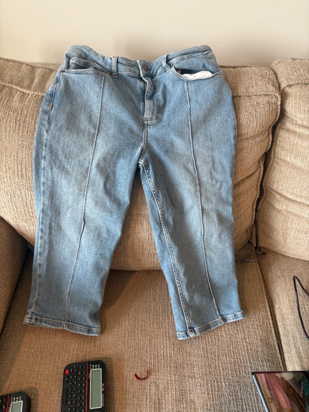We The Free Size 31 (size 12) Capris Jeans